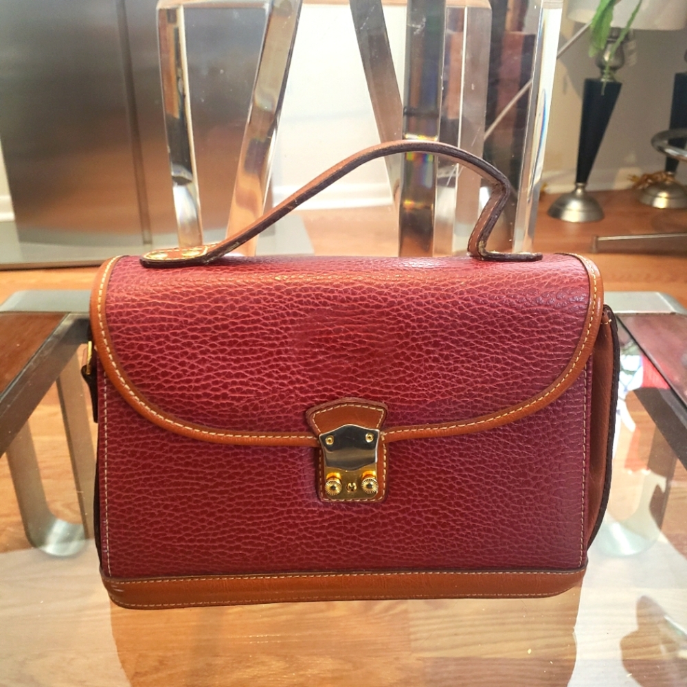 Pebble Leather Kelly  Style Bag great color which is a tan/Burgundy
